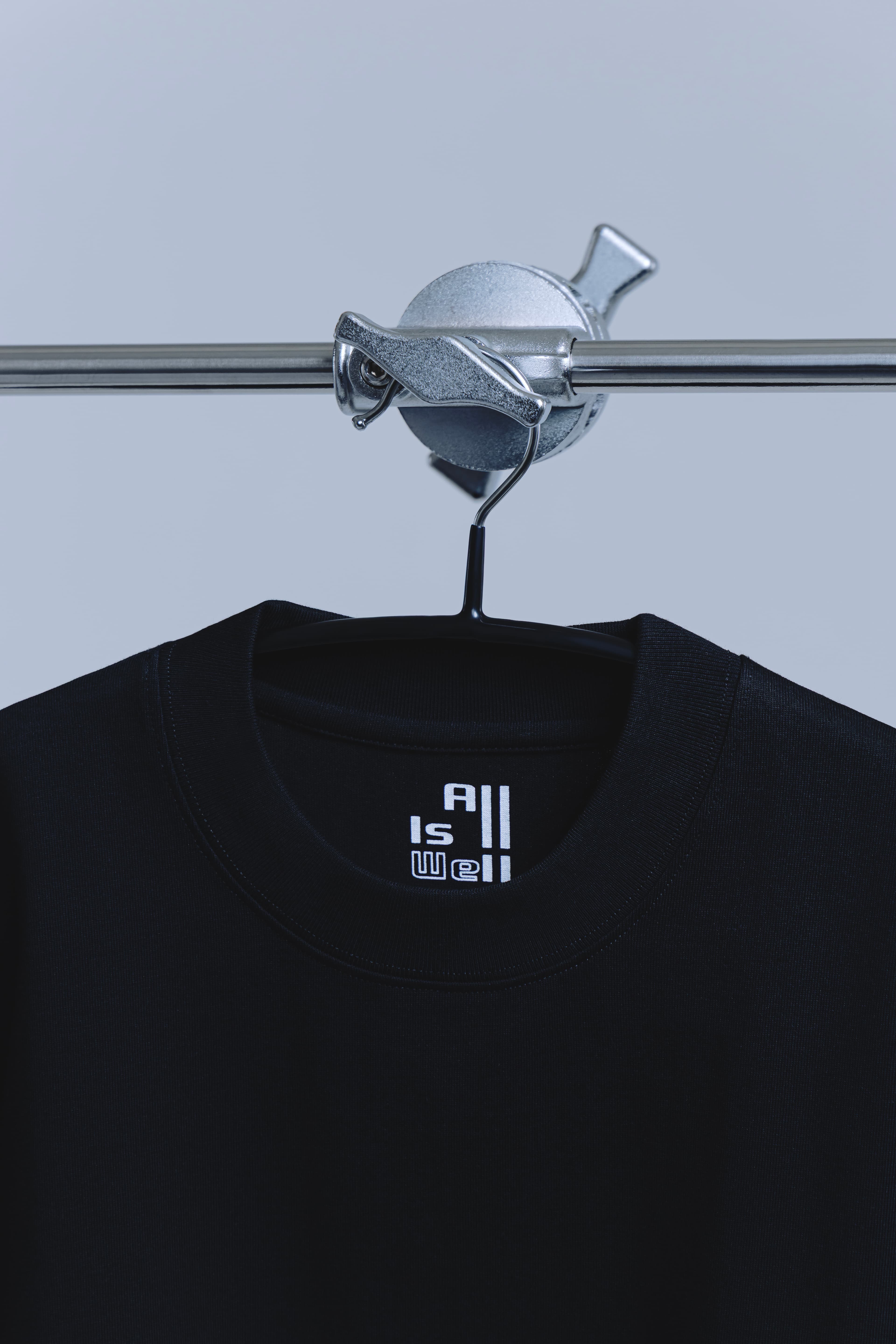 Black Tee